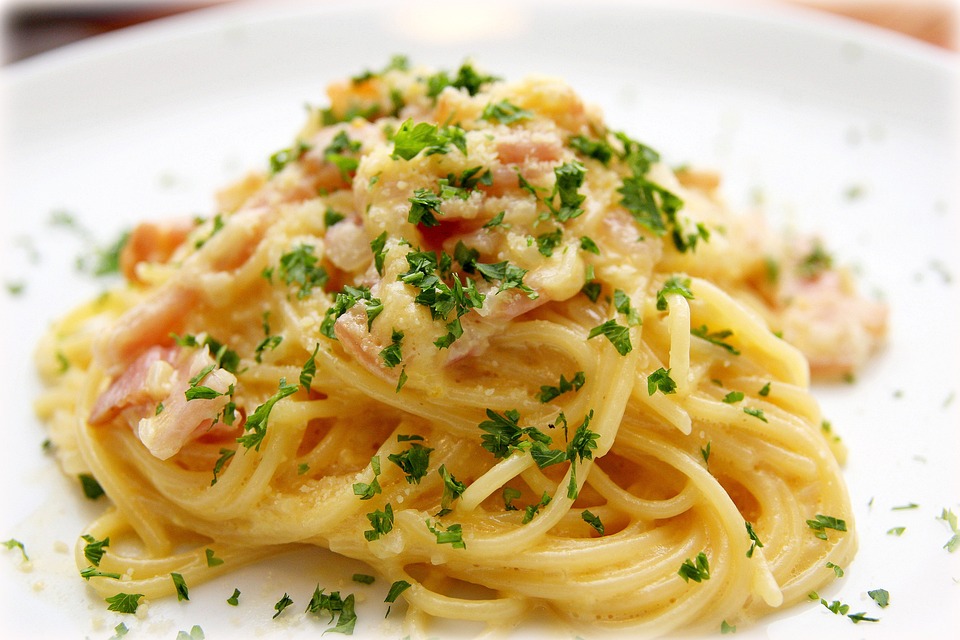 a carbonara plate